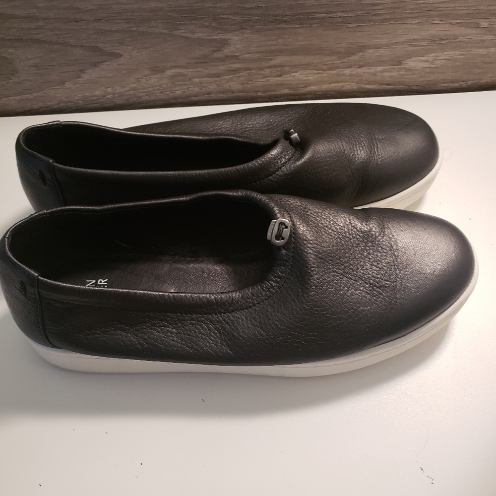 Eileen Fisher Sydney size 8 black slip-on leather
